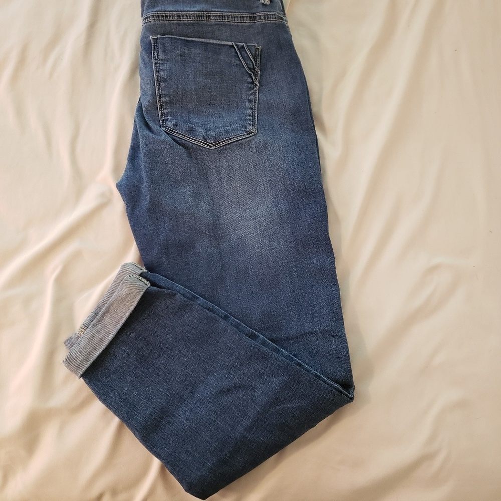blue skinny Jean caprese